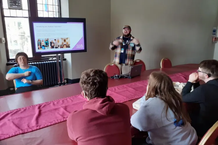 EUSA representative gives information about students' association in BSL. 